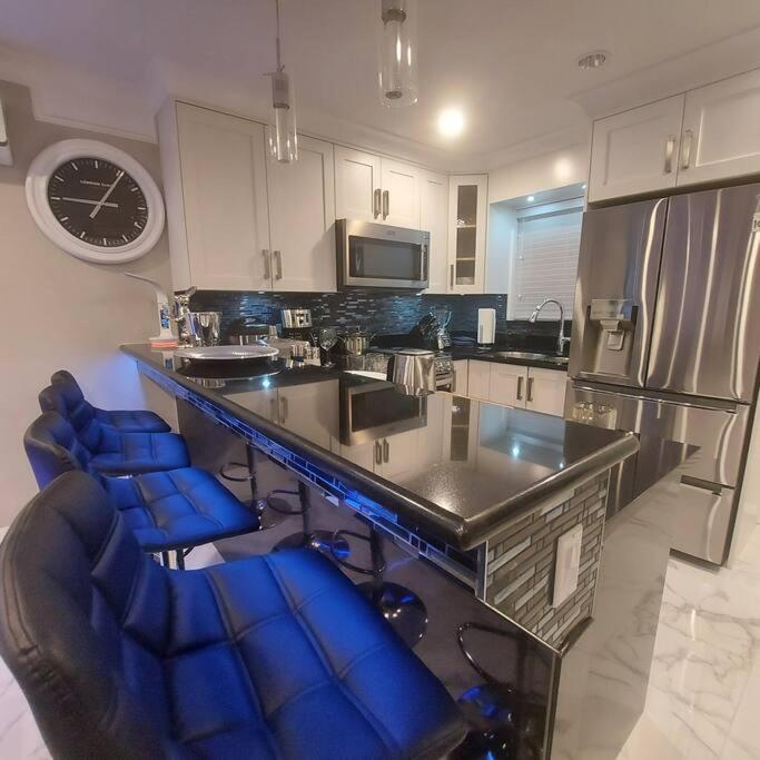Ferienwohnung Beautiful Bright 3 Bed Townhouse Vancouver Exterior foto