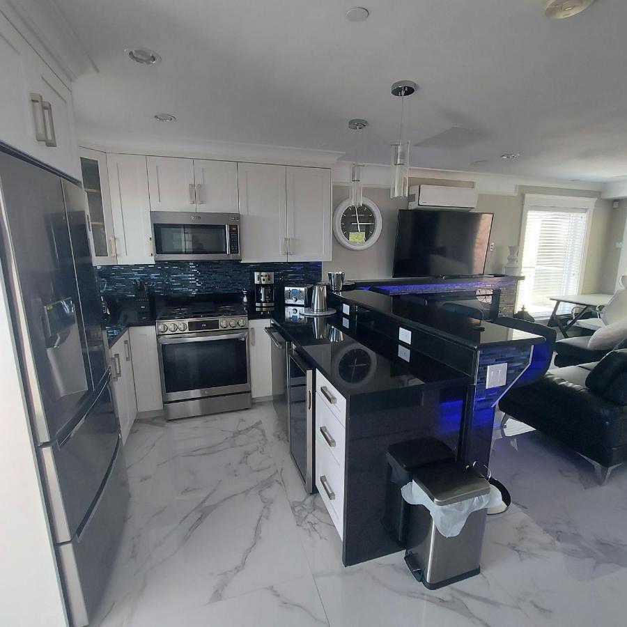 Ferienwohnung Beautiful Bright 3 Bed Townhouse Vancouver Exterior foto