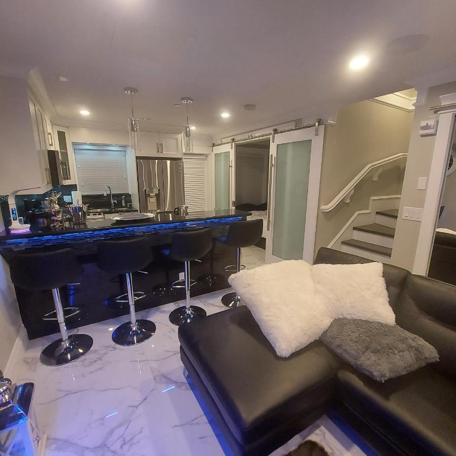 Ferienwohnung Beautiful Bright 3 Bed Townhouse Vancouver Exterior foto