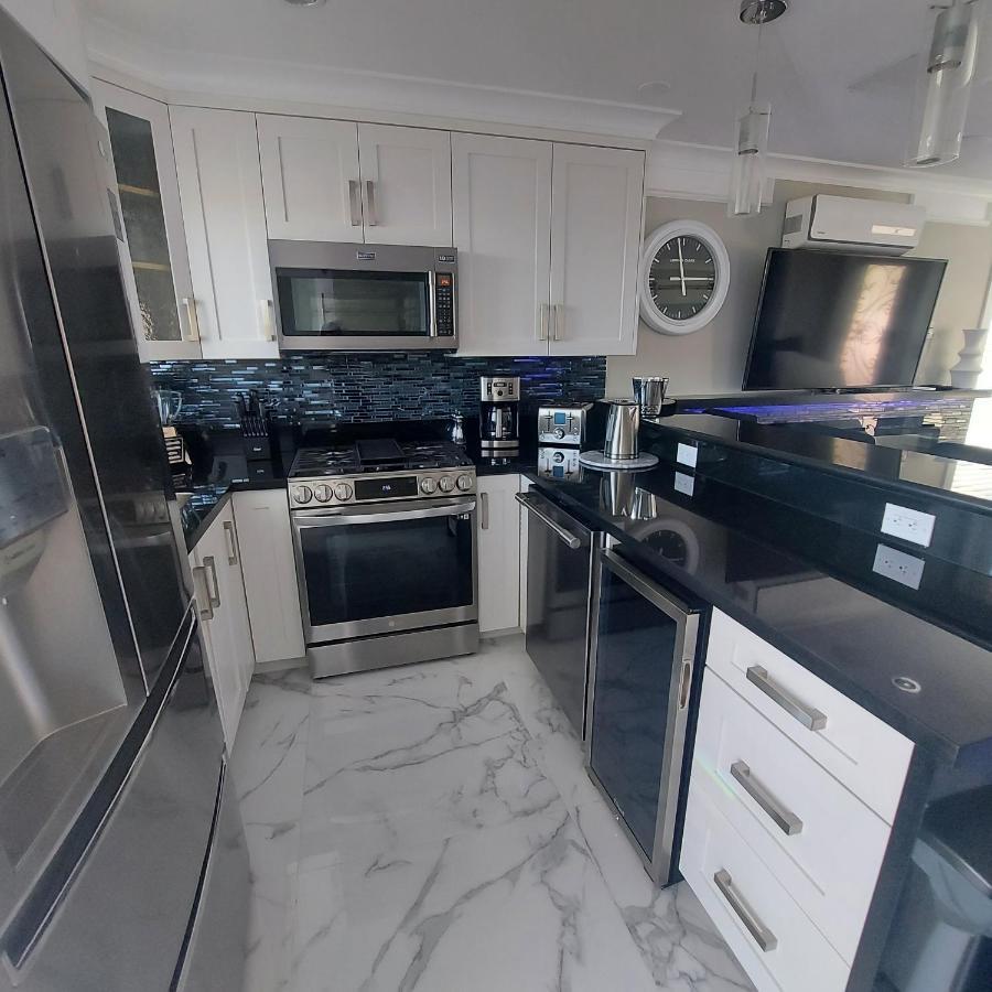 Ferienwohnung Beautiful Bright 3 Bed Townhouse Vancouver Exterior foto